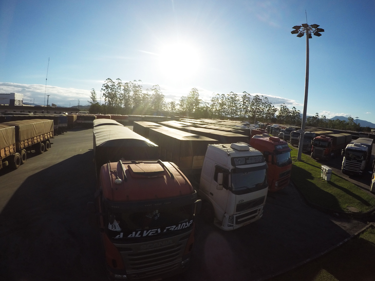 Pátio de Triagem do Porto de Paranaguá recebe 41% mais caminhões em 2015