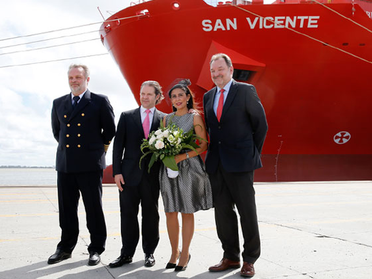 Hamburg Süd batiza navio San Vicente em Montevidéu