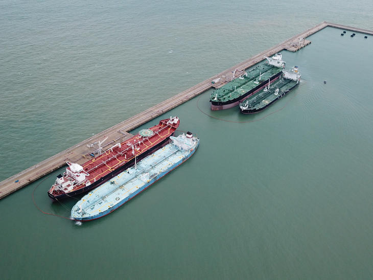 Açu Petróleo conclui 50º operação ship-to-ship no Porto do Açu