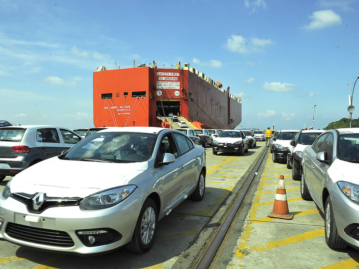 Investimentos permitem atracação de navios de maior porte em Paranaguá  