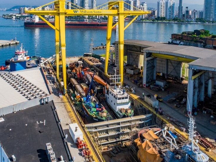Wilson Sons Estaleiros recebe embarcação da empresa holandesa Van Oord para docagem