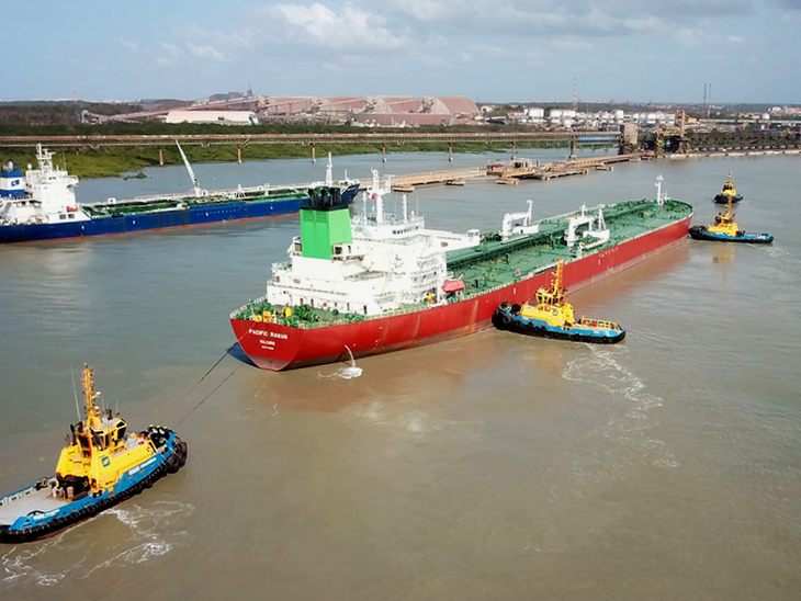 Itaqui recebe maior navio de combustíveis já operado por distribuidora no Brasil