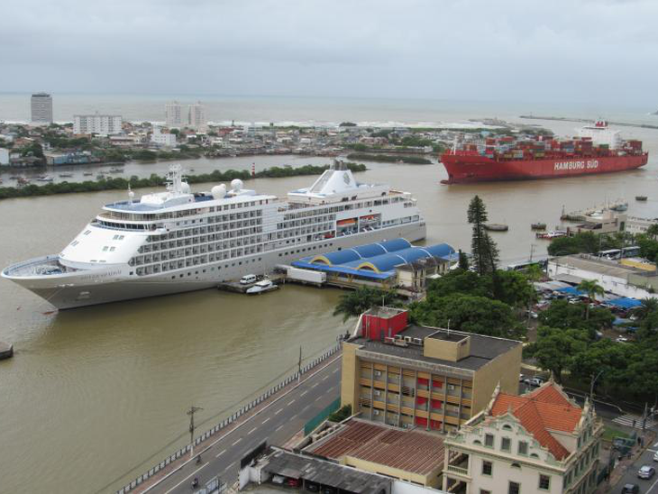 Passageiros são autorizados a desembarcar de cruzeiro em isolamento no Recife