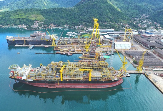 Resultado de imagem para Alta demanda de navios FPSOs põe em cheque capacidade dos Estaleiros