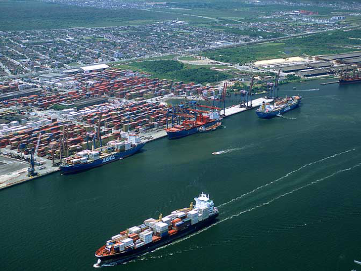 Com quase 130 milhões de toneladas Porto de Santos tem novo recorde anual de movimentação